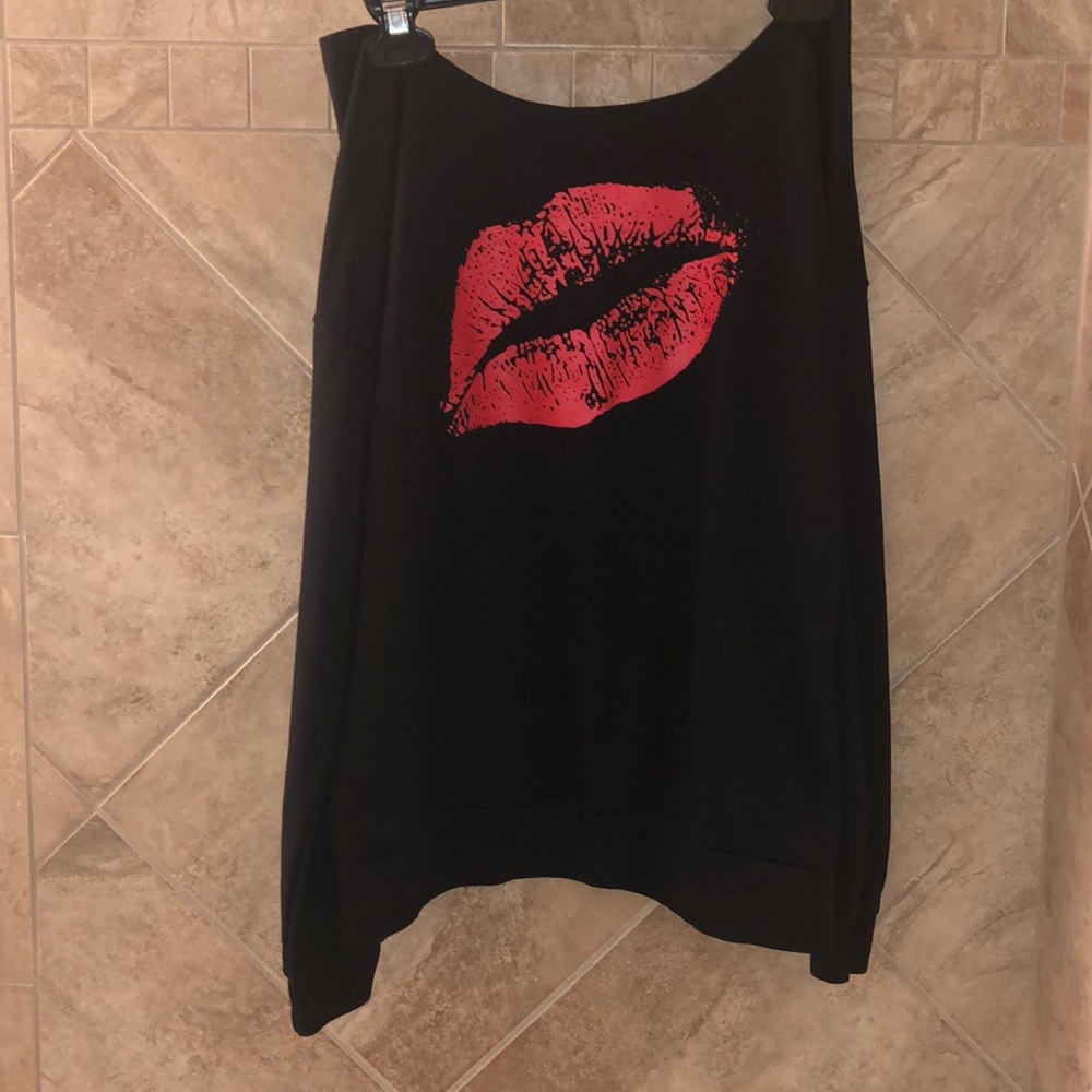 Black Pullover with Lips. Size XL